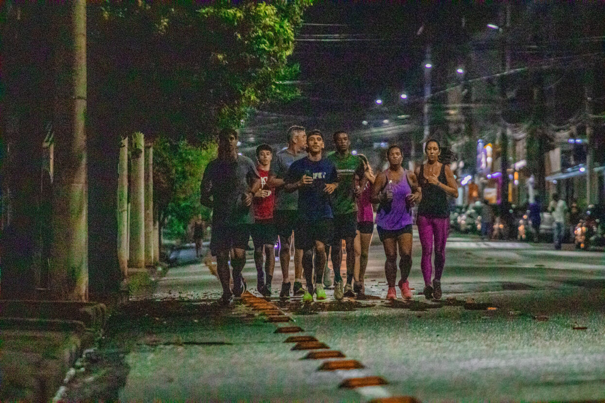 Aula de natação na piscina olímpica